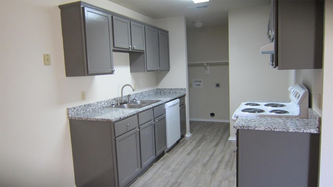 8123 Marydean Ave - Photo 7 of 12