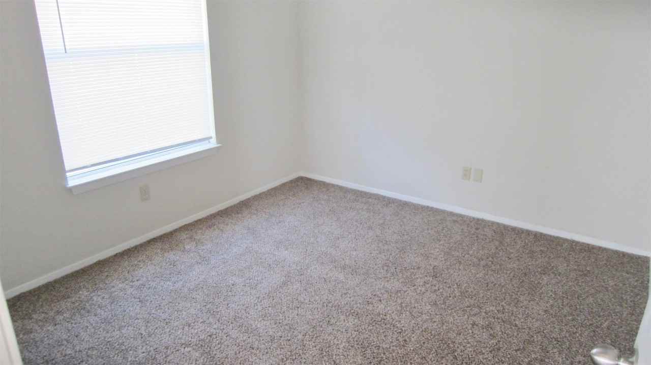 8123 Marydean Ave - Photo 5 of 12