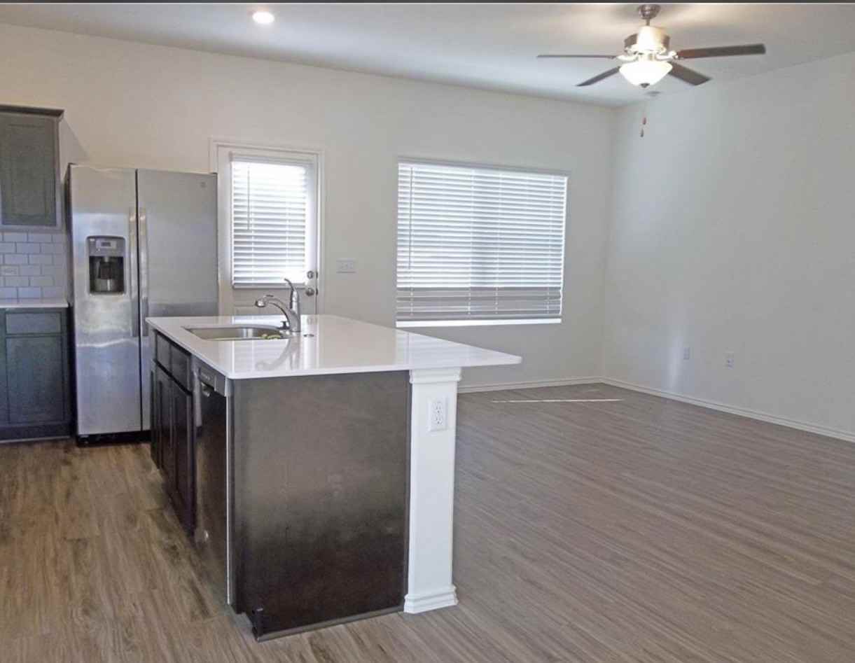 15209 Spruce Frost Cv Unit A - Photo 7 of 40