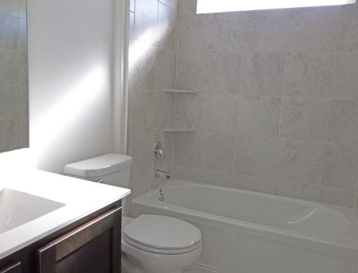 15209 Spruce Frost Cv Unit A - Photo 3 of 40