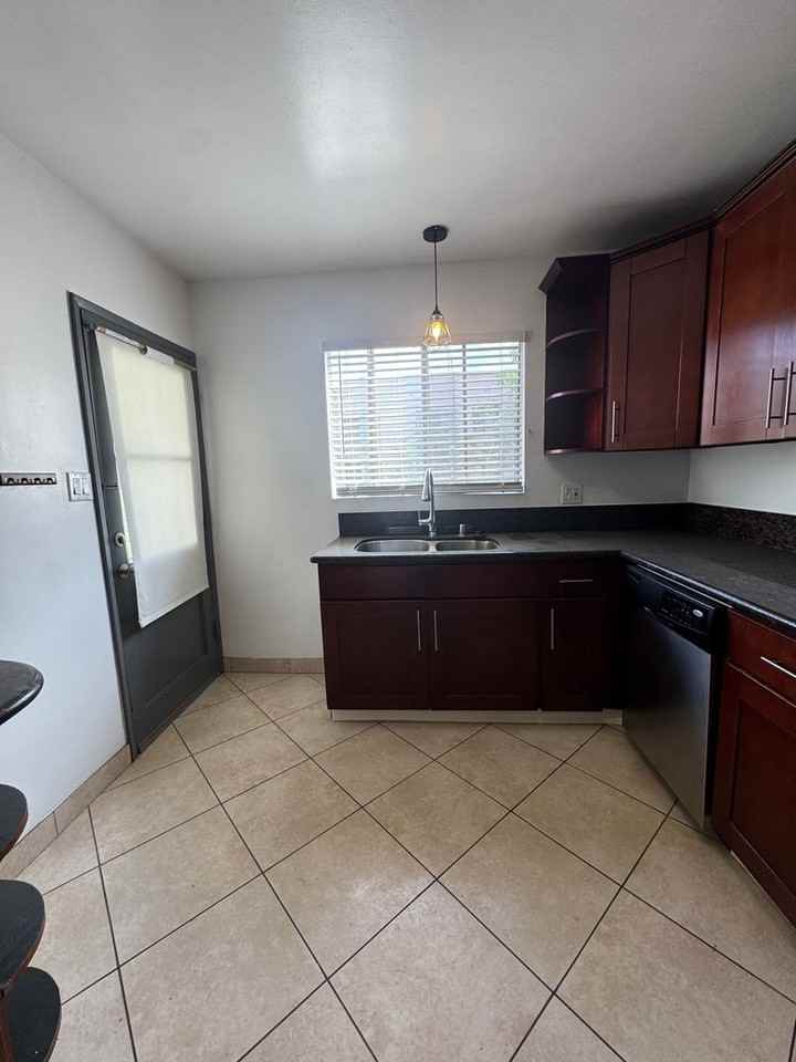 12157 Chandler Blvd. - Photo 3 of 23