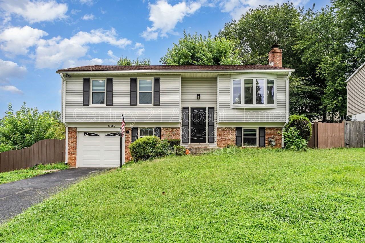 13566 Princedale Dr - Photo 2 of 33