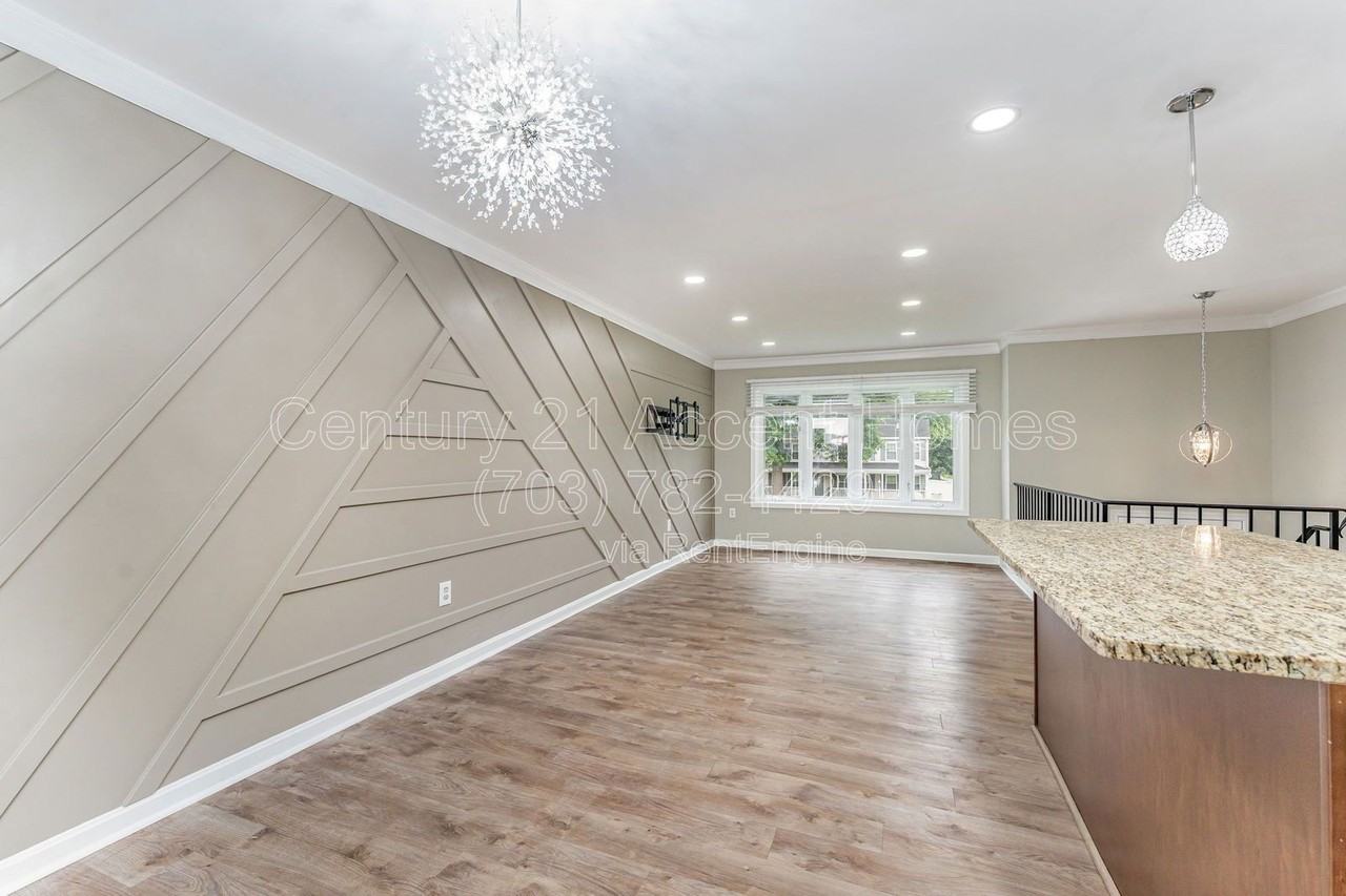 13566 Princedale Dr - Photo 3 of 33