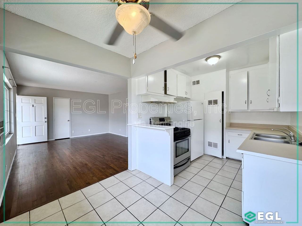 11535 Sylvan St #2 - Photo 4 of 14