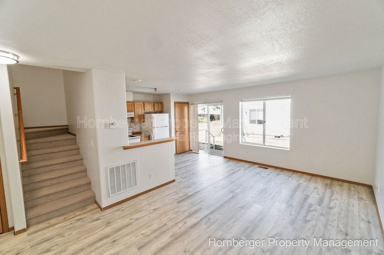 1409 E Gilbert Ave - Photo 2 of 12