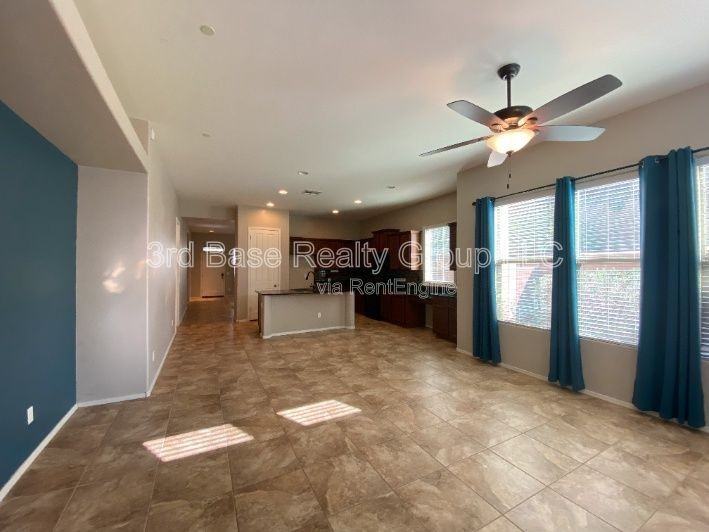 4442 N Jackson Ct - Photo 4 of 42
