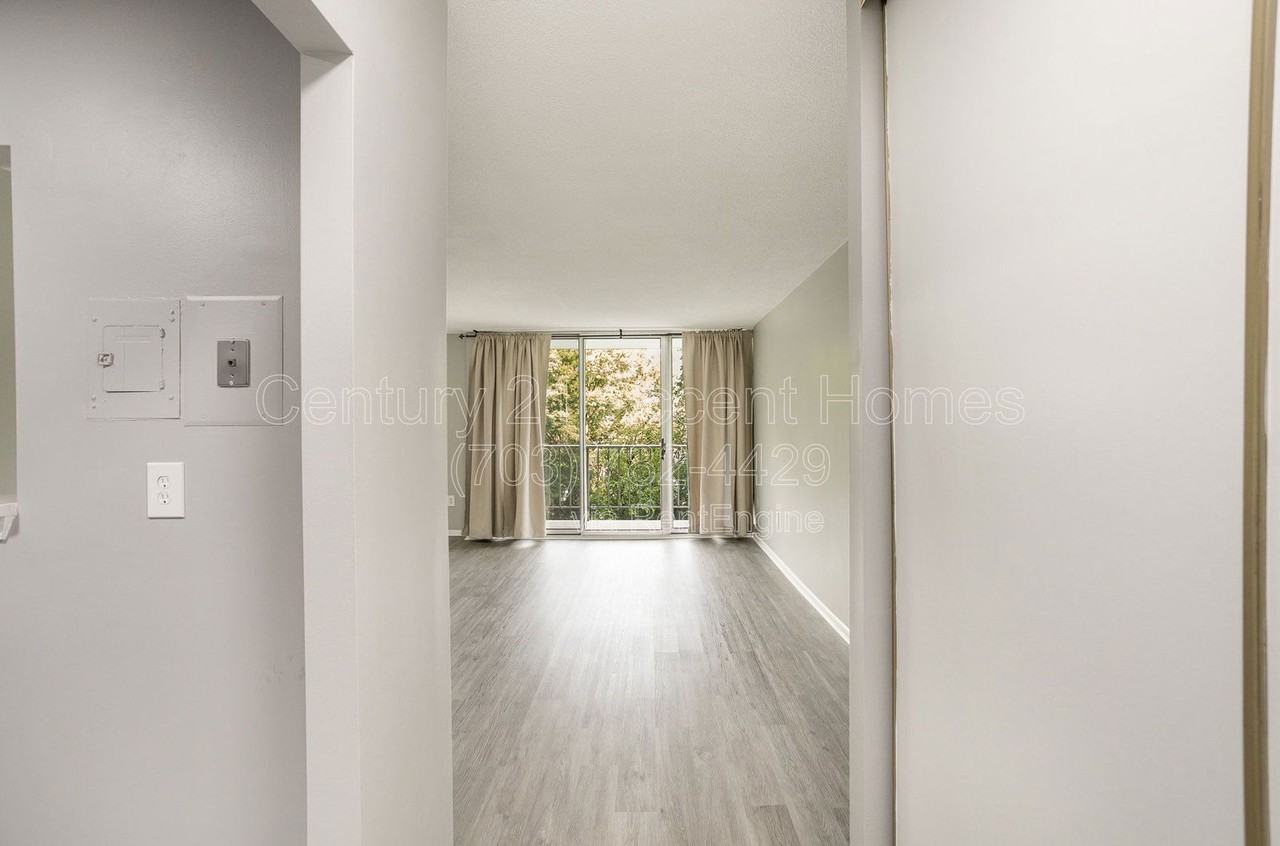 2059 Huntington Avenue #510 - Photo 2 of 35