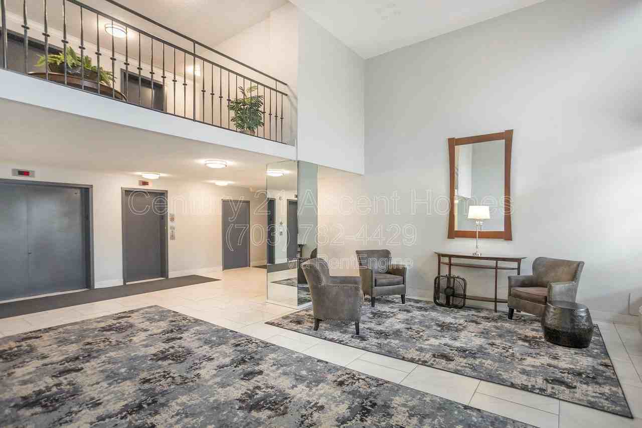 2059 Huntington Avenue #510 - Photo 3 of 35