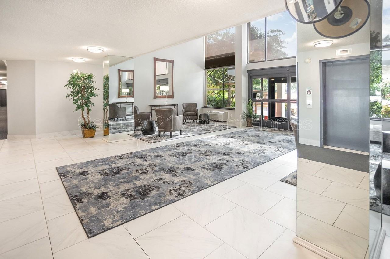 2059 Huntington Avenue #510 - Photo 4 of 35