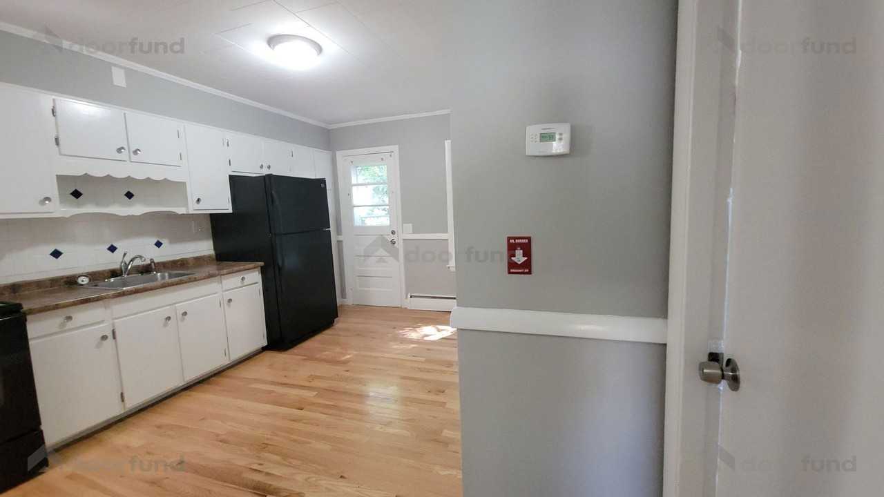 65 Charlton St #1 - Photo 2 of 26