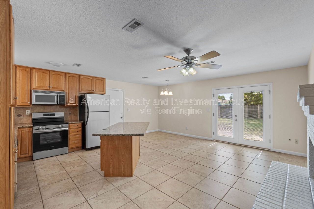 137 Deville Dr - Photo 6 of 22