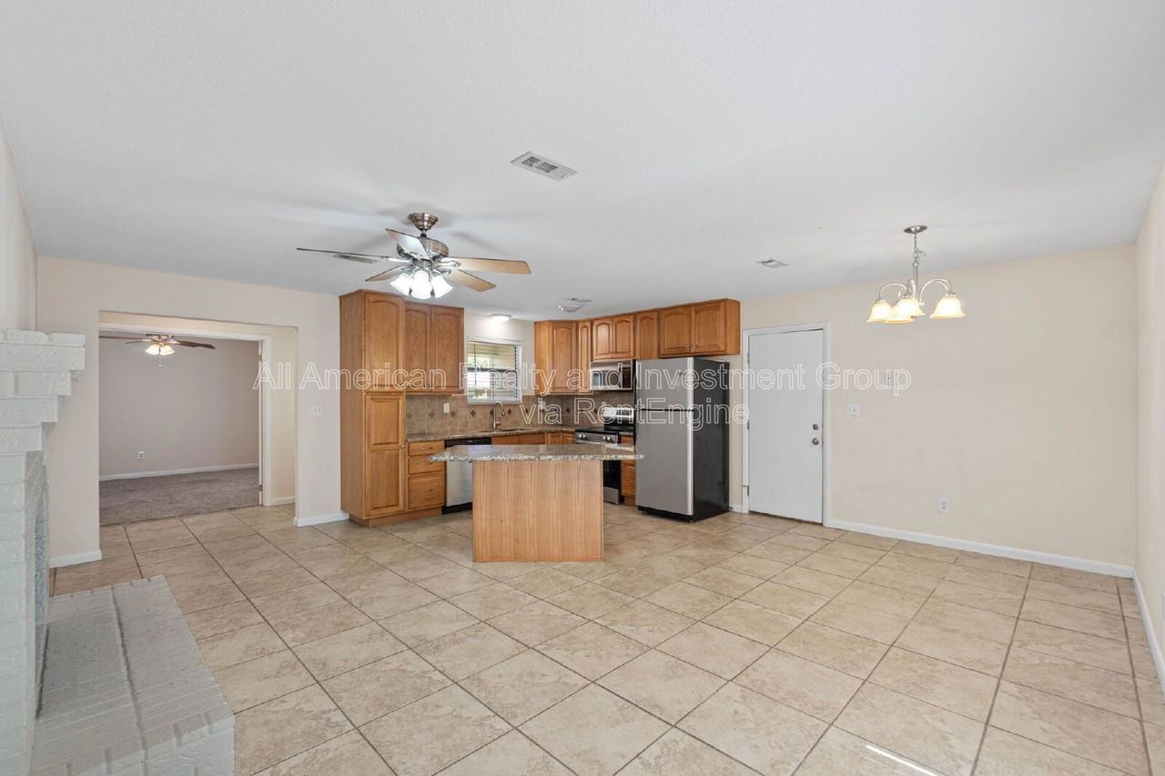 137 Deville Dr - Photo 7 of 22