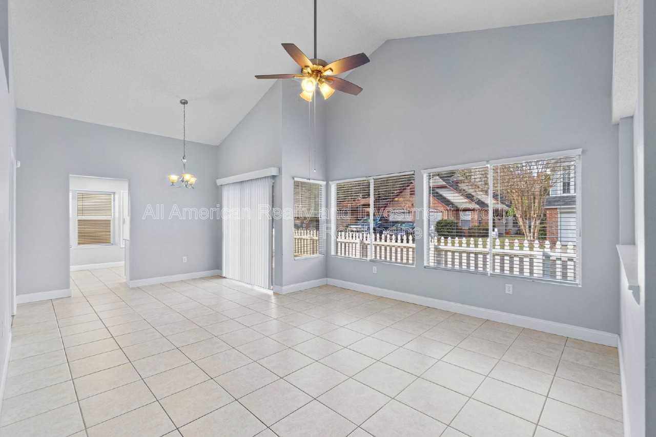 110 Parkwood Drive - Photo 5 of 21