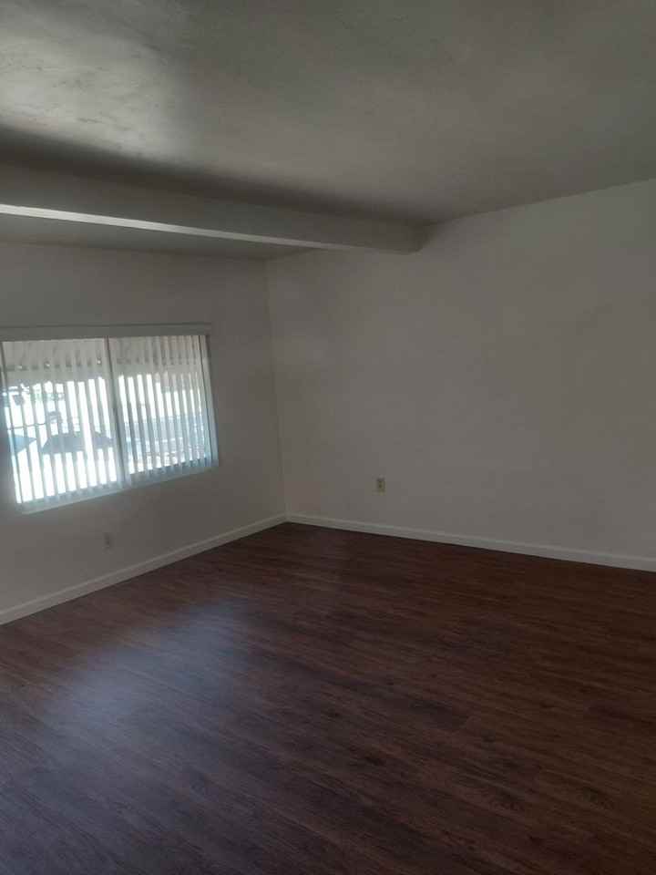 331 West 14th Street - Photo 3 of 13