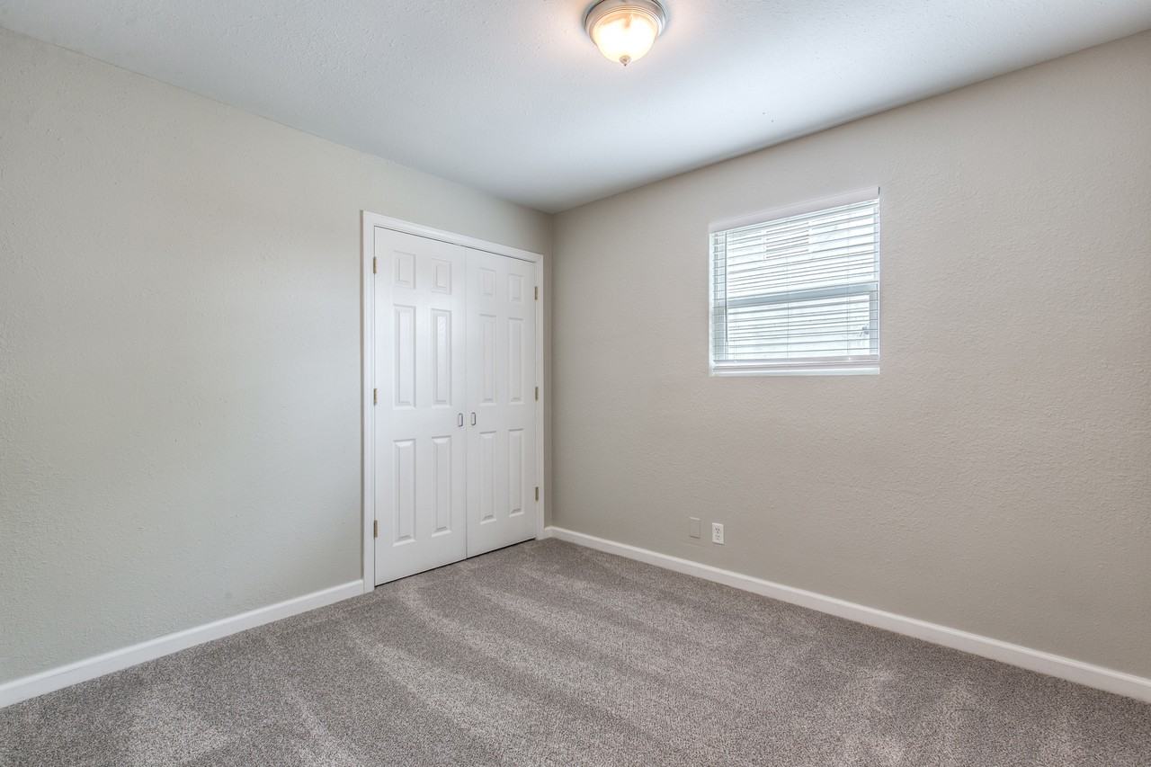 404 S 200th East Ave - Photo 3 of 24
