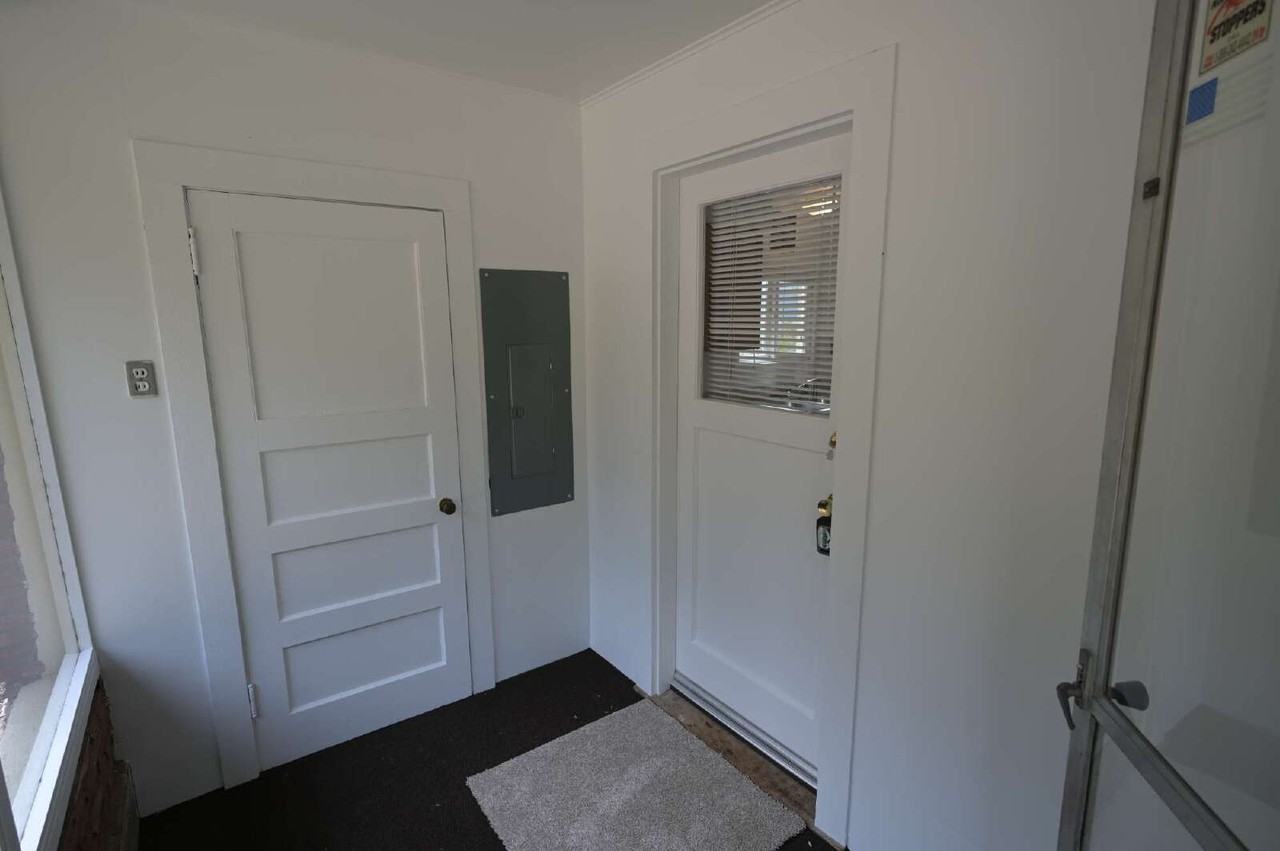 253 Hardwick Rd - Photo 2 of 28