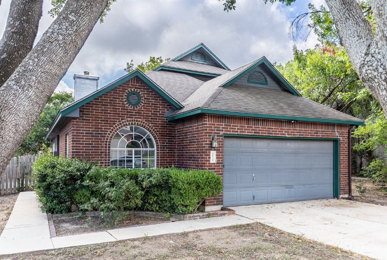 5834 Spring Sq - Photo 2 of 34