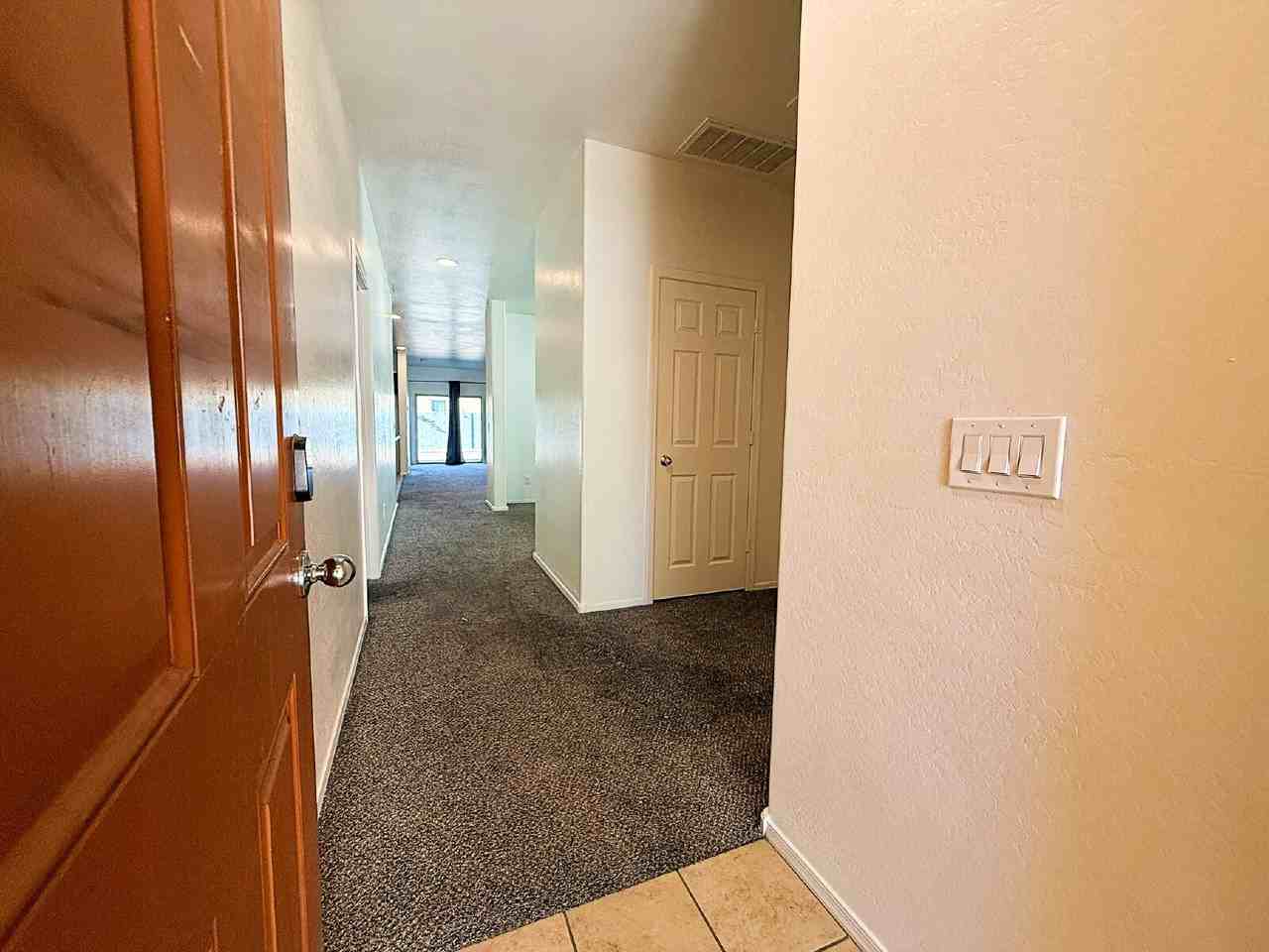 6218 W Laurie Ln - Photo 4 of 34