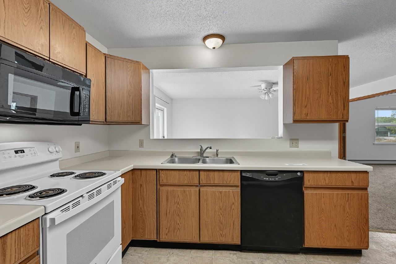 1409 River View Ave #B - Photo 5 of 29