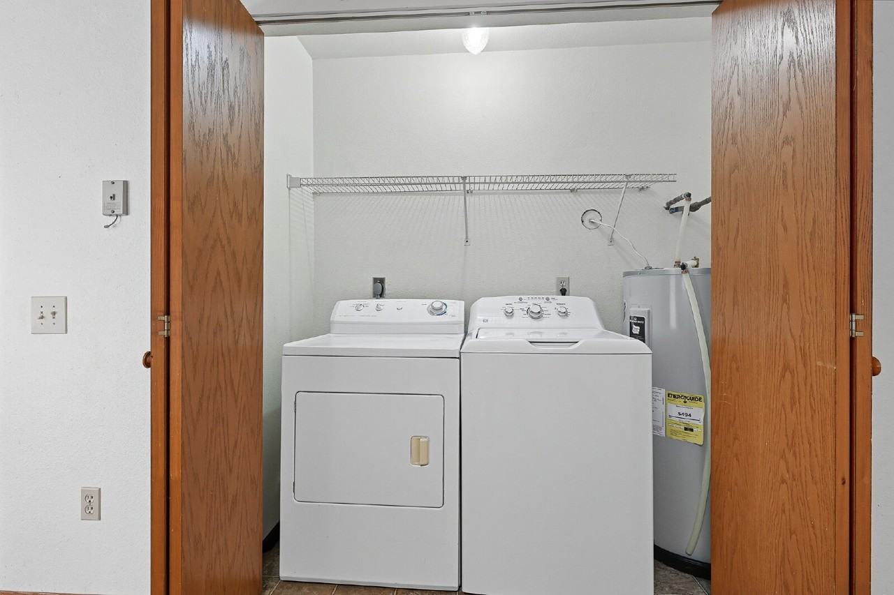 1409 River View Ave #B - Photo 7 of 29