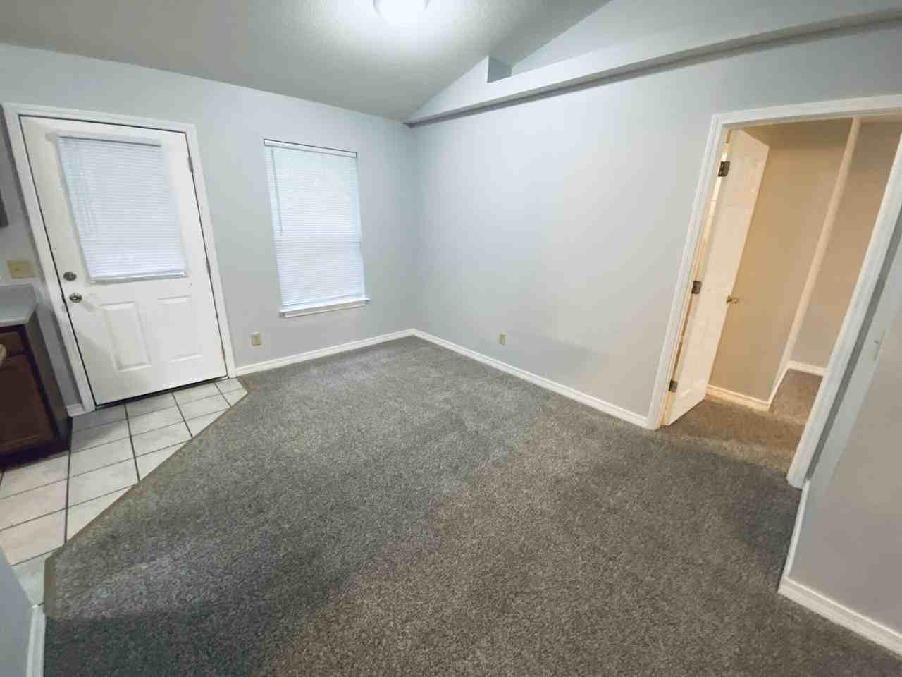 1000 Sable Dr #B - Photo 3 of 11