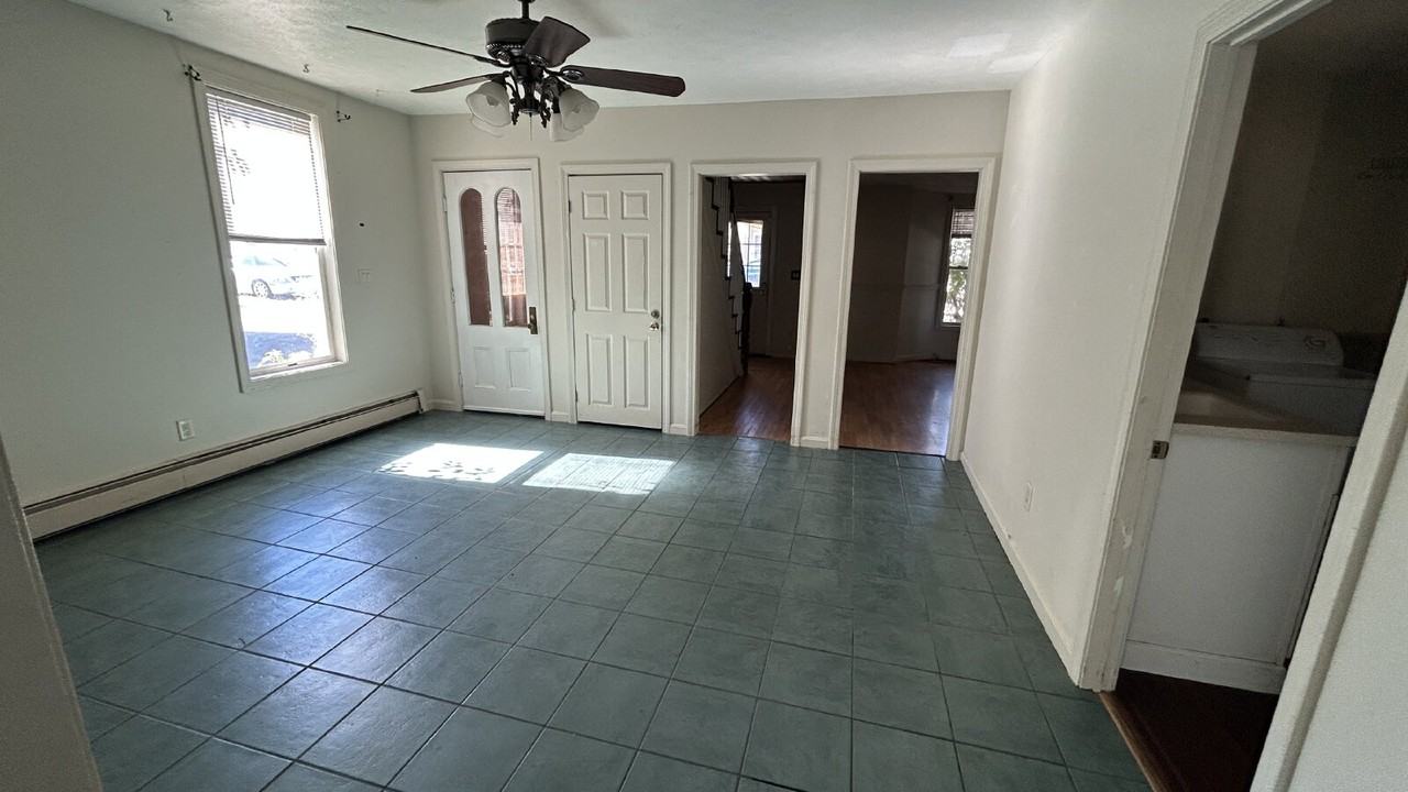 23A Brook St - Photo 3 of 14