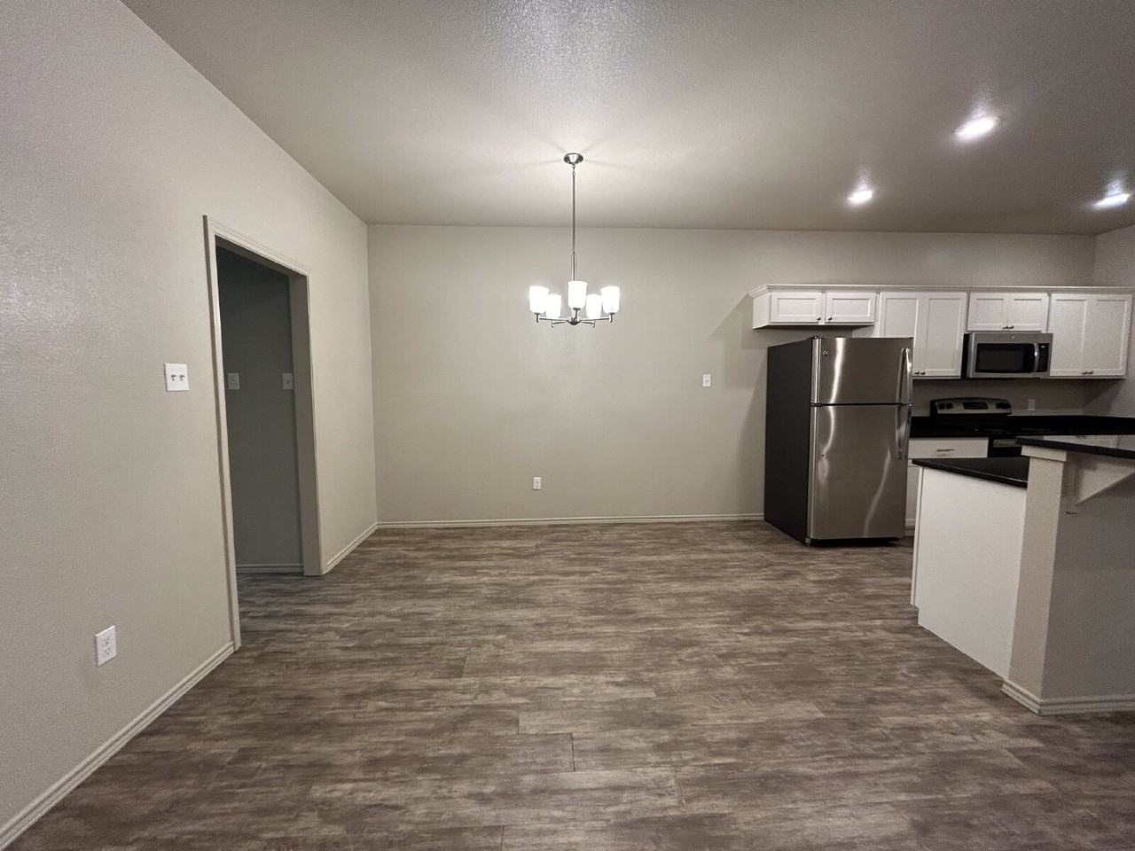 2134 10th St - Photo 3 of 11