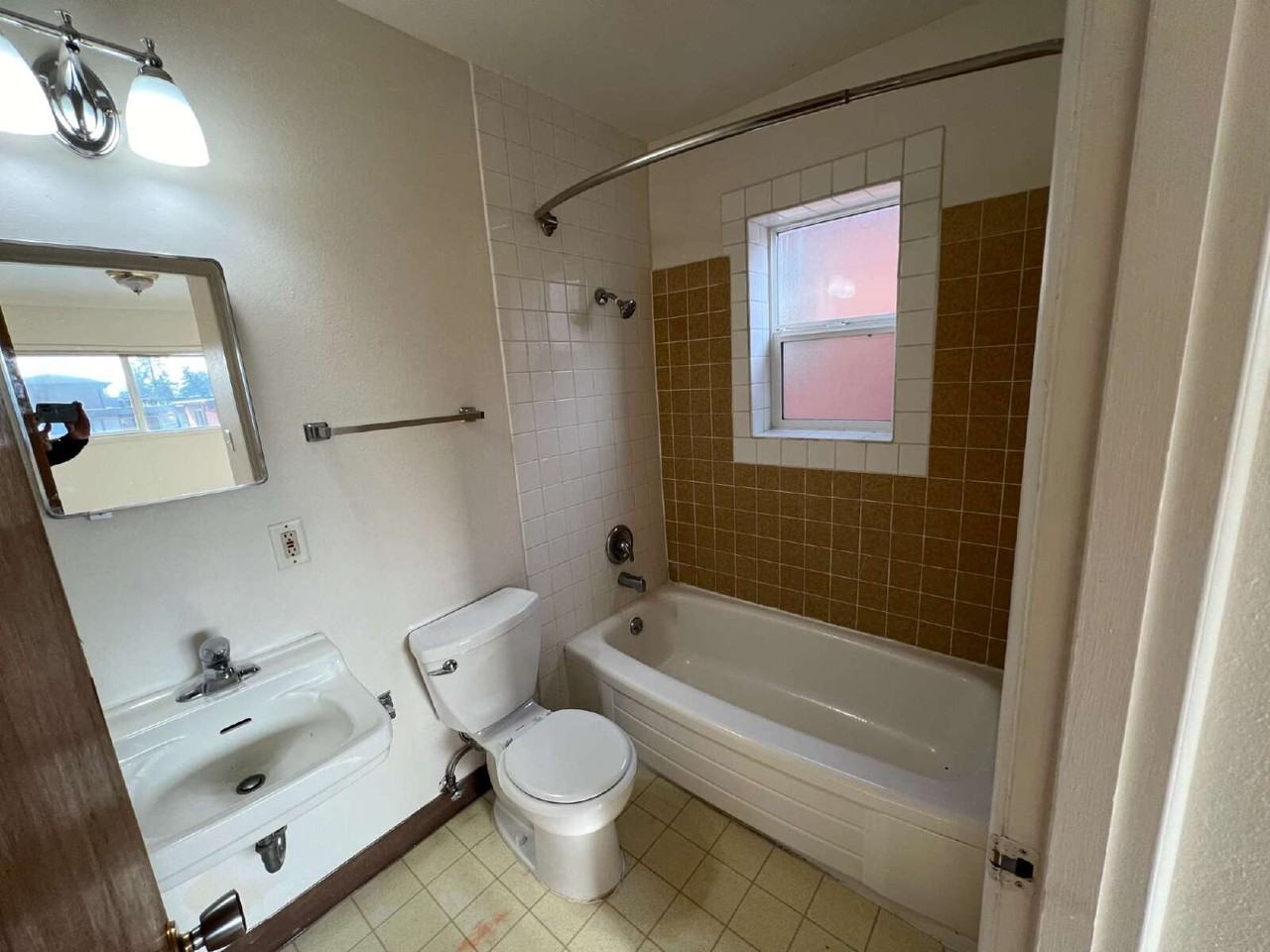 914 E 18th Ave Apt 5 - Photo 7 of 7