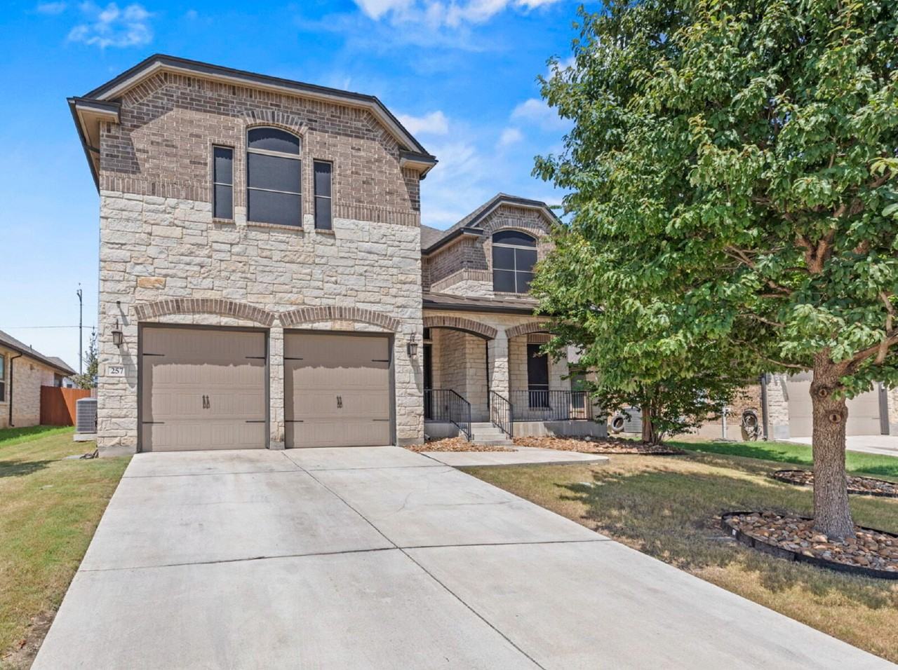 257 Bee Caves Cv - Photo 2 of 34