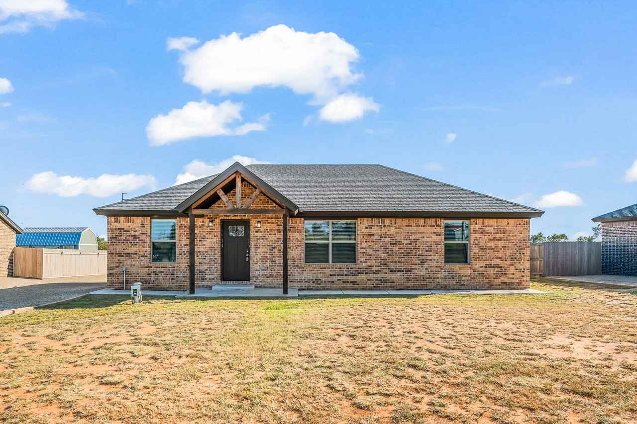 4008 E Fm 1729 - Photo 2 of 32