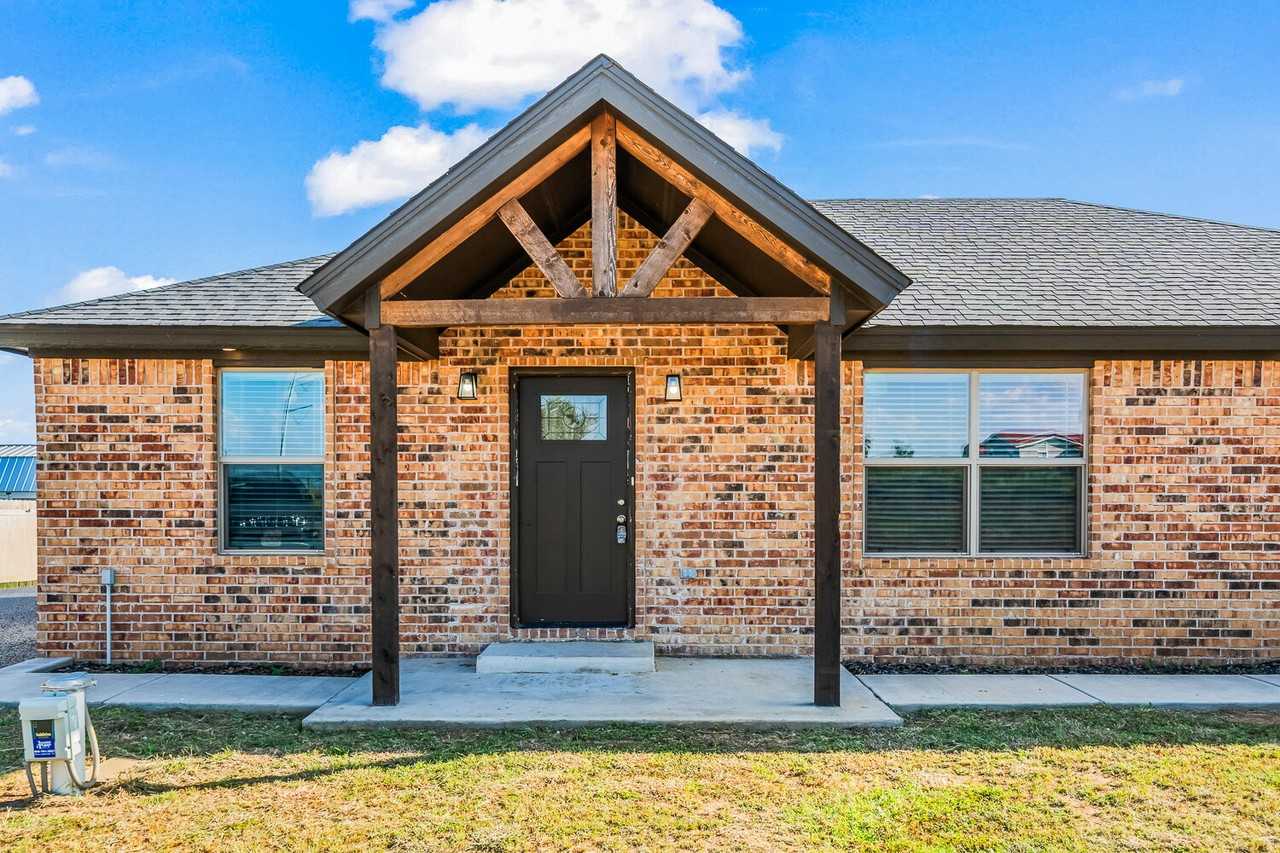 4008 E Fm 1729 - Photo 3 of 32