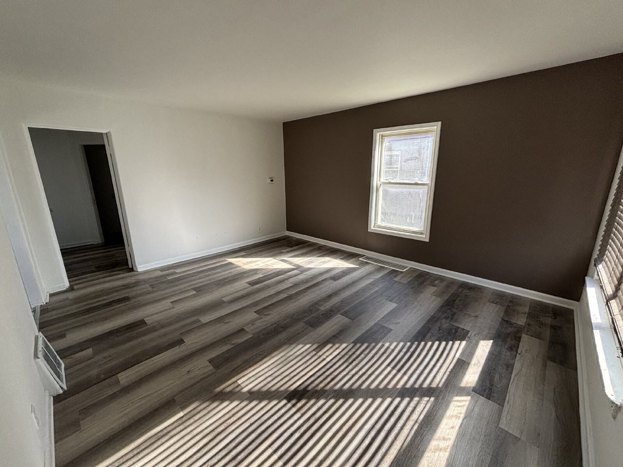 315 Waite St - Photo 2 of 12