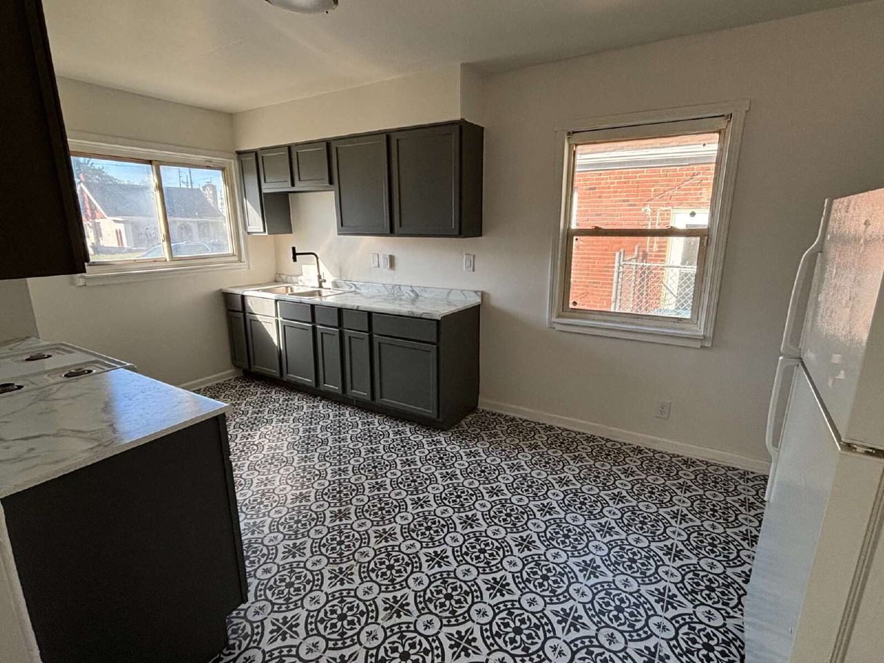 315 Waite St - Photo 3 of 12