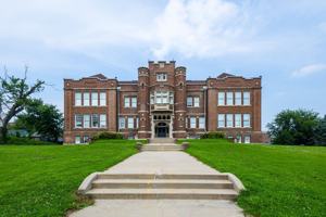 featured image of 2120 Deer Park Blvd