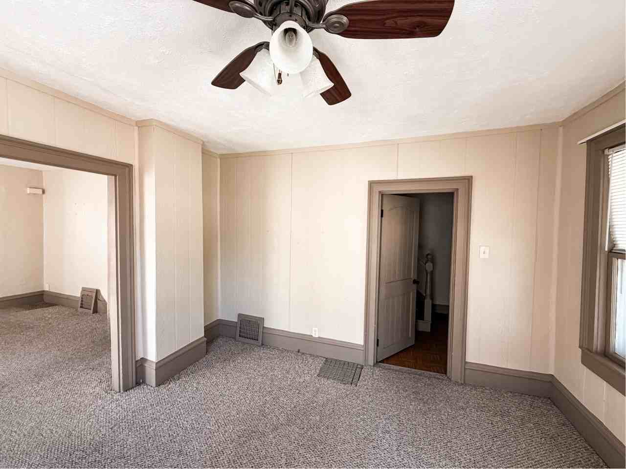 300 Marquette St - Photo 2 of 3