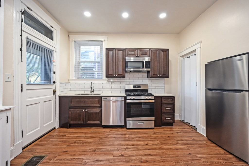 1415 Locust St #1 - Photo 6 of 23