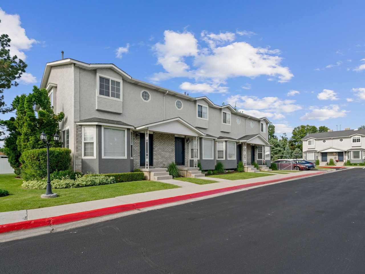 Ideal Cottonwood Location! - Photo 4 of 7