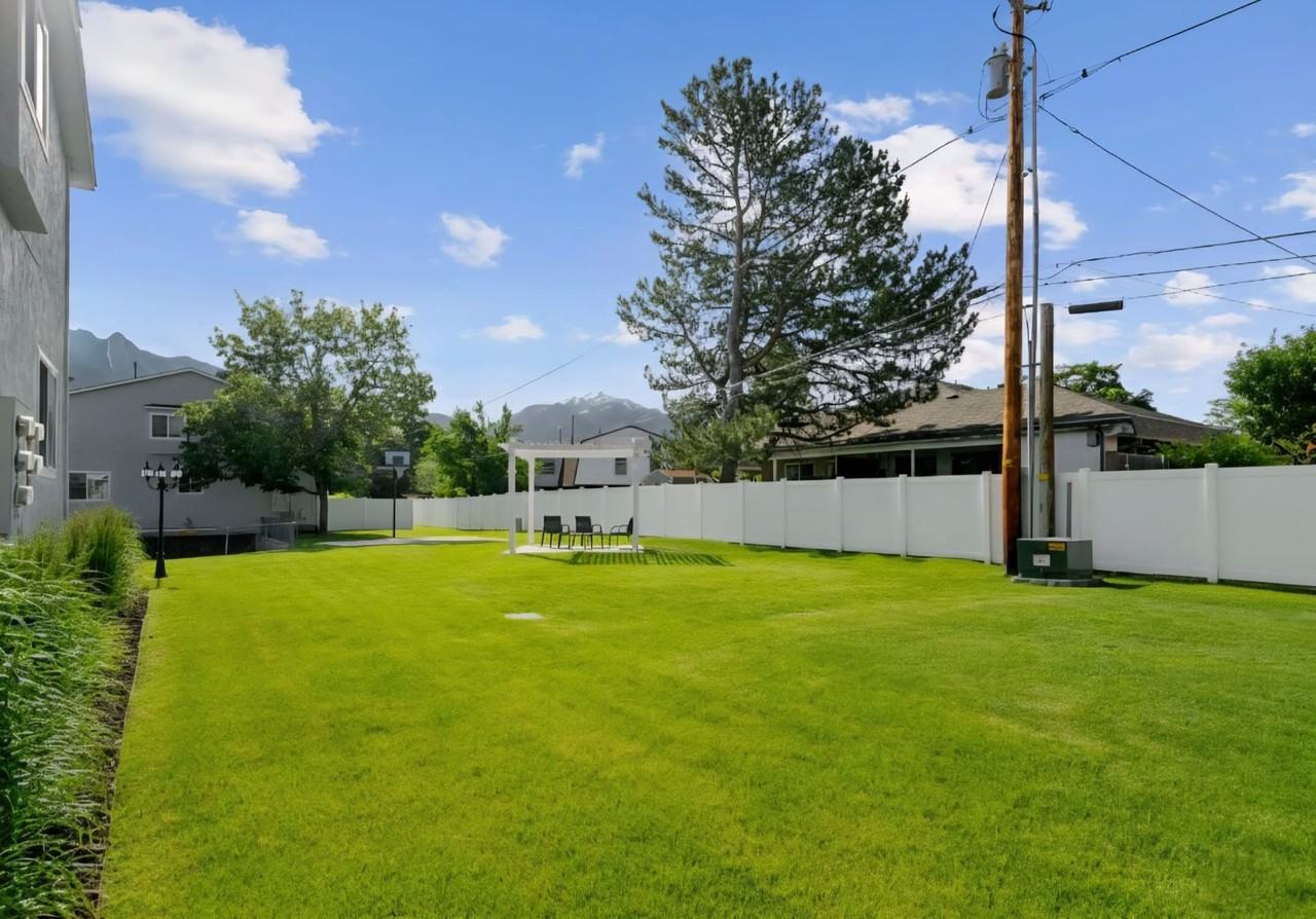 Ideal Cottonwood Location! - Photo 6 of 7