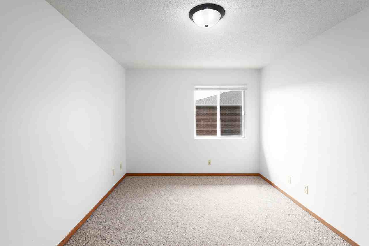 Lakeview Apartments - Photo 5 of 25