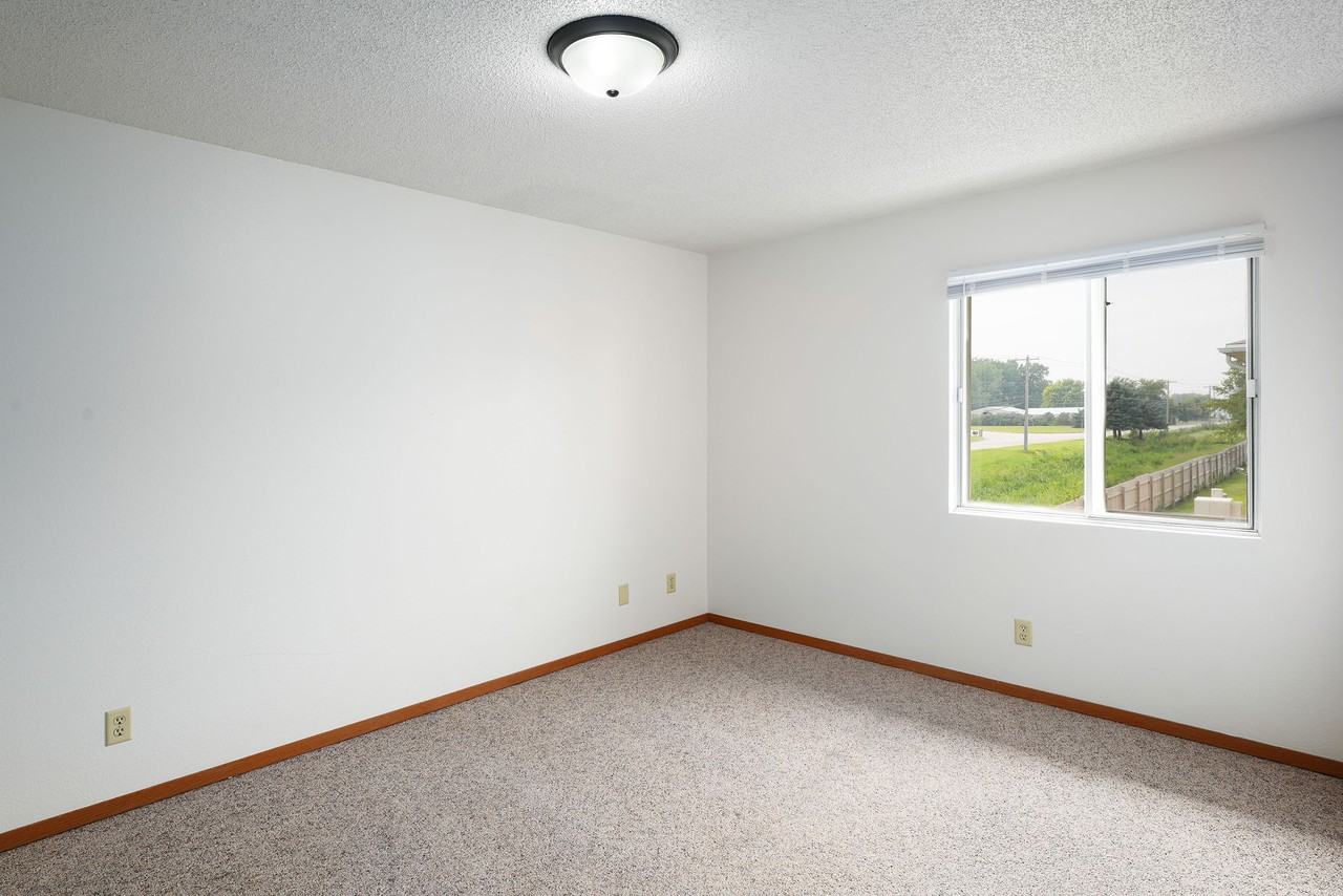 Lakeview Apartments - Photo 6 of 25