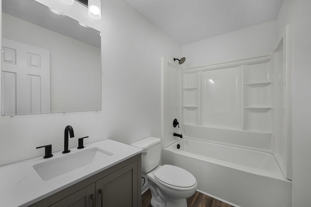 183 Campbell St #200 - Photo 7 of 10