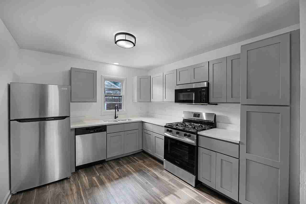 183 Campbell St #200 - Photo 4 of 10