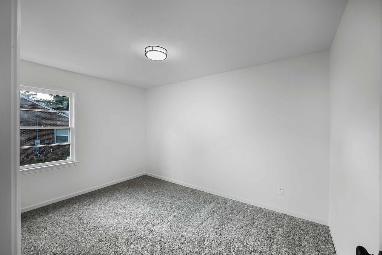 183 Campbell St #200 - Photo 6 of 10