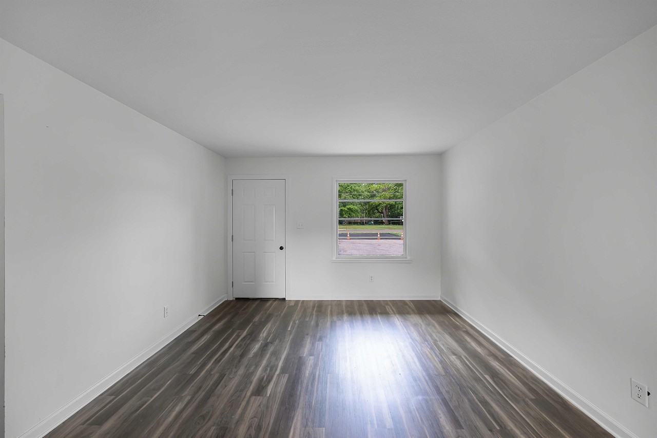 183 Campbell St #200 - Photo 2 of 10