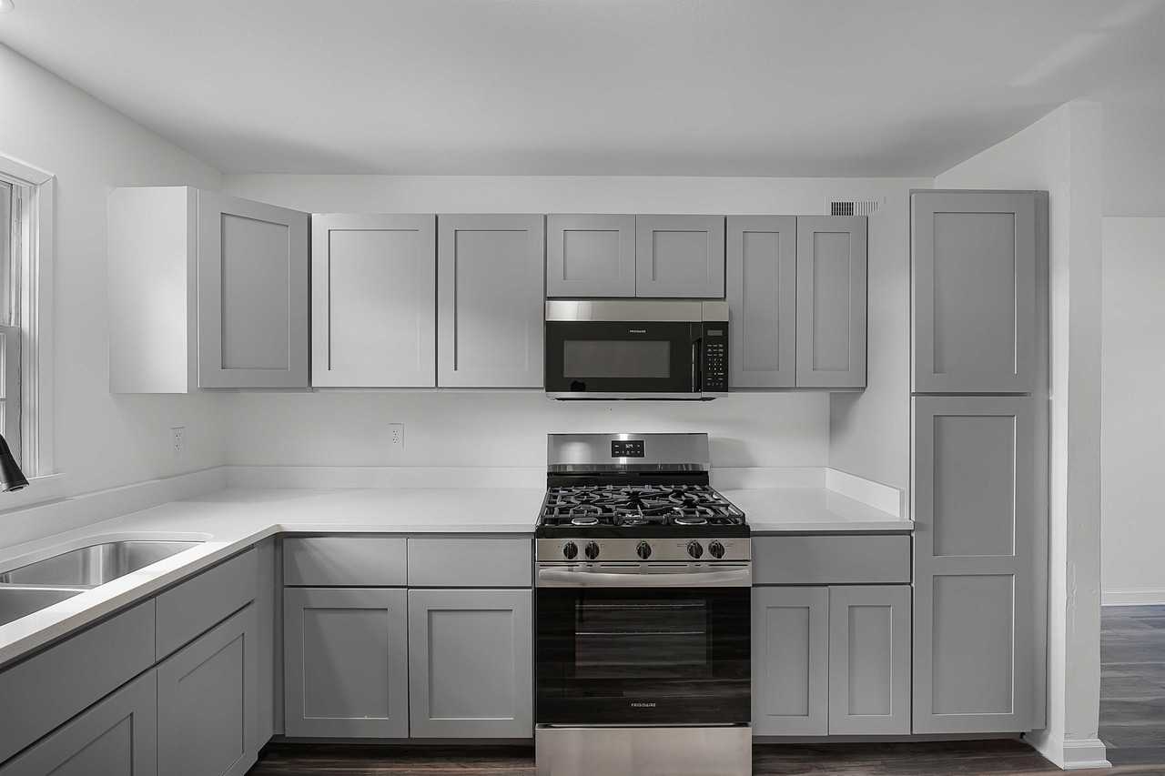 183 Campbell St #200 - Photo 6 of 10