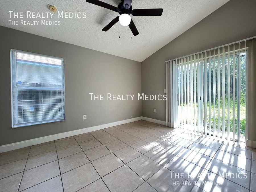 1143 Fremont Park Ave - Photo 4 of 17