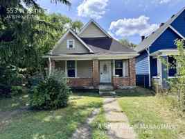 featured image of 553 W 28th St