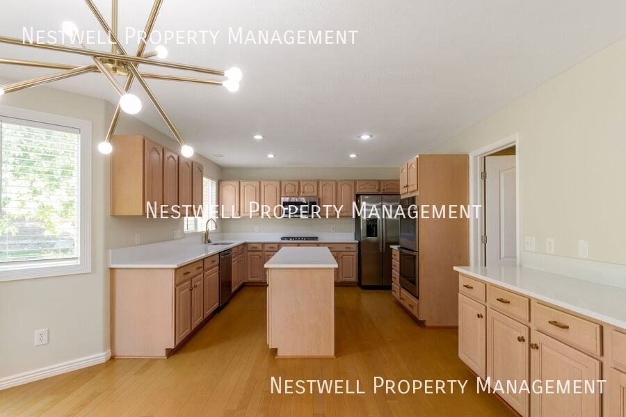1262 Carston Ct - Photo 3 of 44