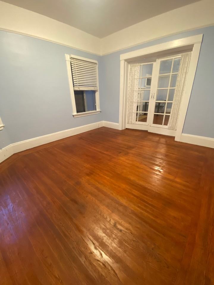 2151 Russell St #2151 - Photo 3 of 14