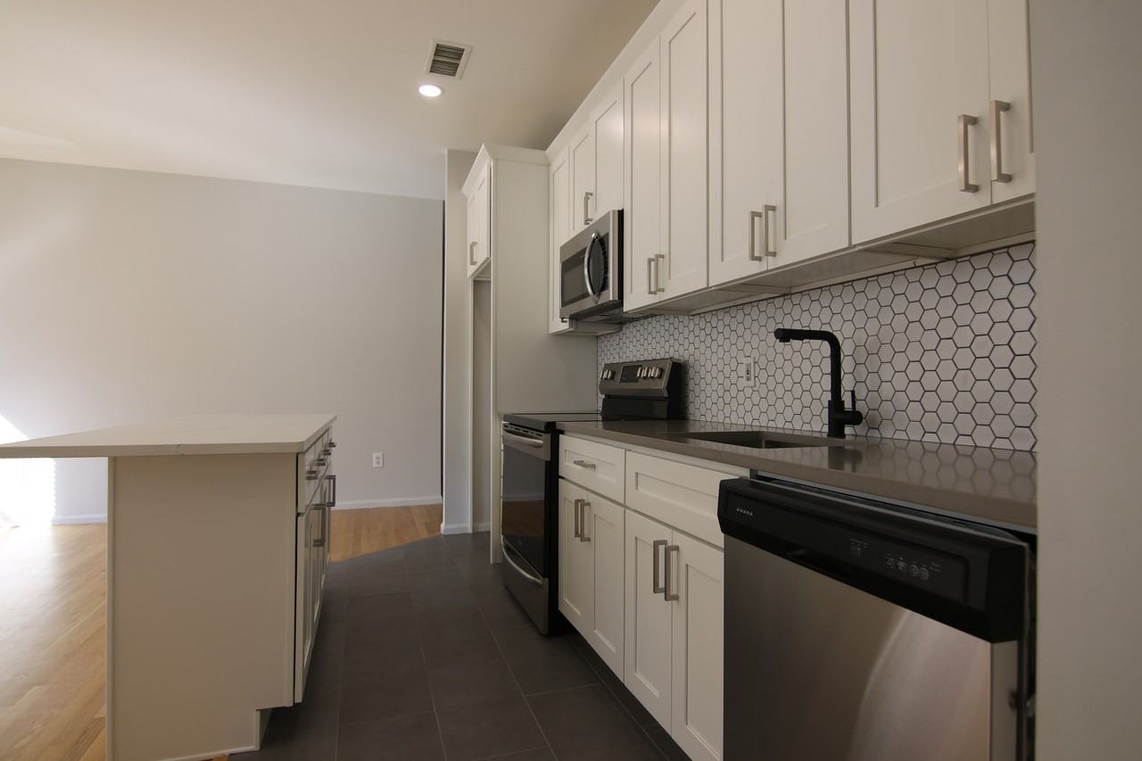 151 W Brookline St #2 - Photo 7 of 16